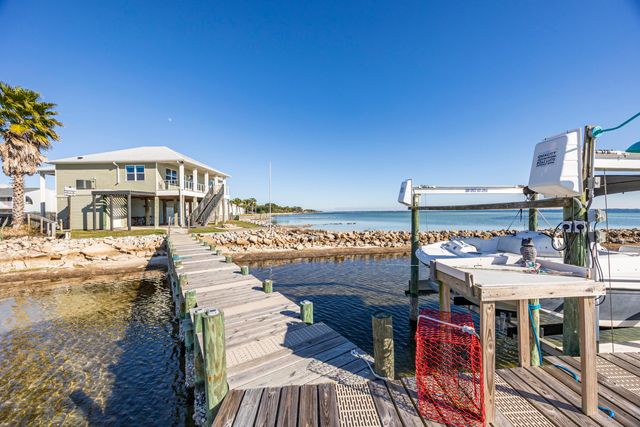 115 Port Drive, Shalimar, FL 32579