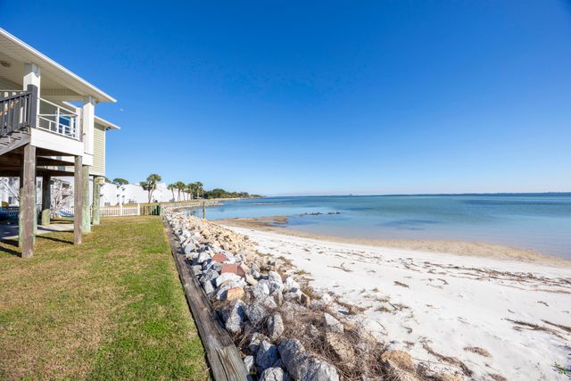 115 Port Drive, Shalimar, FL 32579