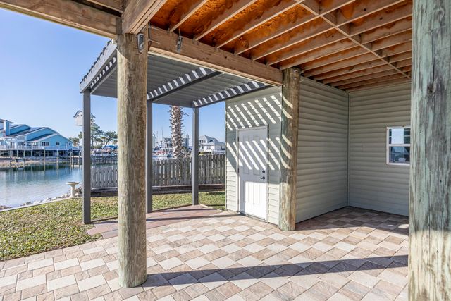 115 Port Drive, Shalimar, FL 32579