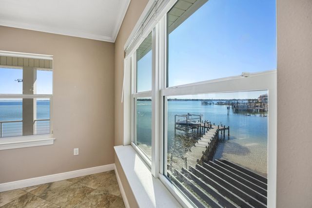 115 Port Drive, Shalimar, FL 32579