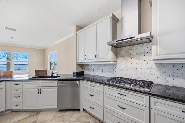 115 Port Drive, Shalimar, FL 32579