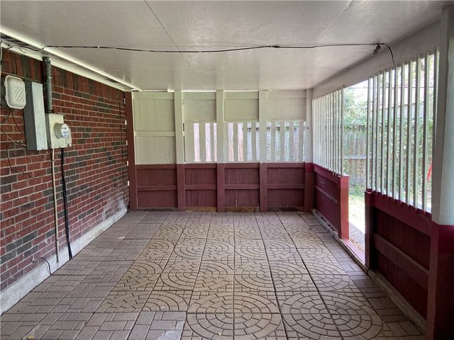 905 Franco Dr, Alice, TX 78332