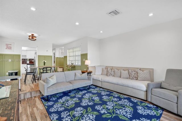 7016 SW 103rd Pl, Miami, FL 33173