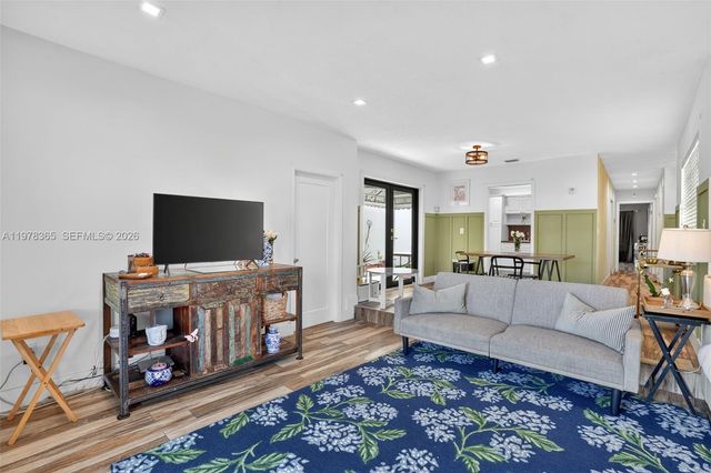 7016 SW 103rd Pl, Miami, FL 33173