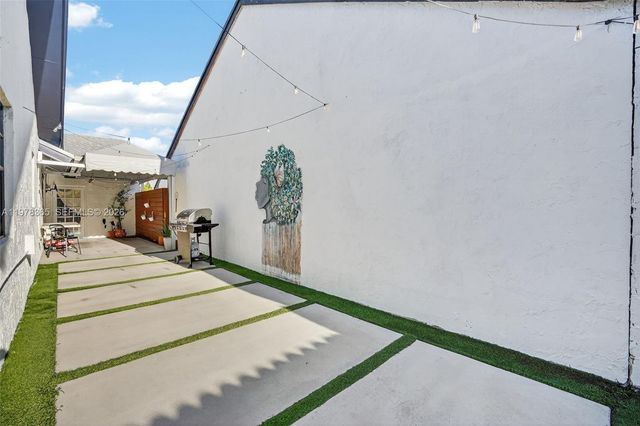 7016 SW 103rd Pl, Miami, FL 33173