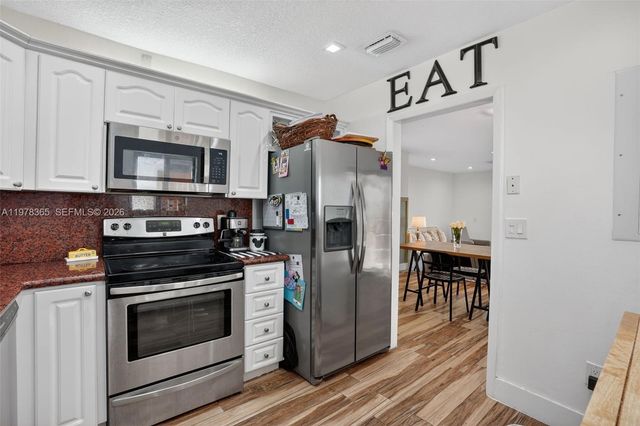 7016 SW 103rd Pl, Miami, FL 33173