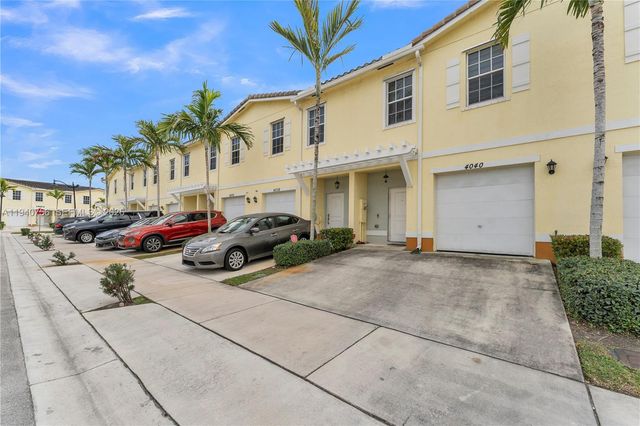 4040 NW 11th St, Lauderhill, FL 33313