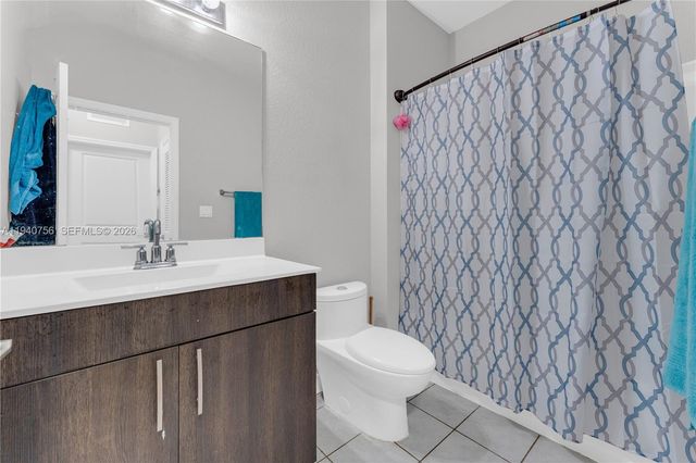 4040 NW 11th St, Lauderhill, FL 33313