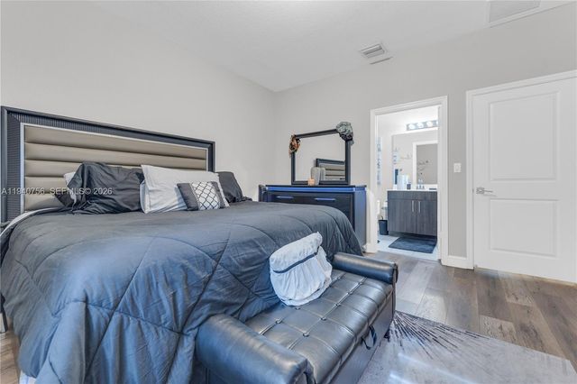 4040 NW 11th St, Lauderhill, FL 33313