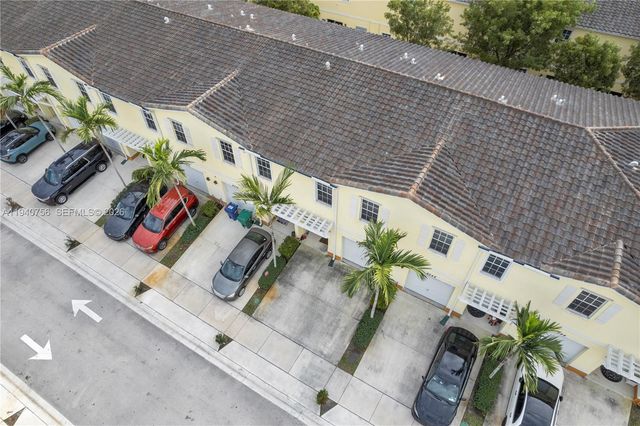 4040 NW 11th St, Lauderhill, FL 33313