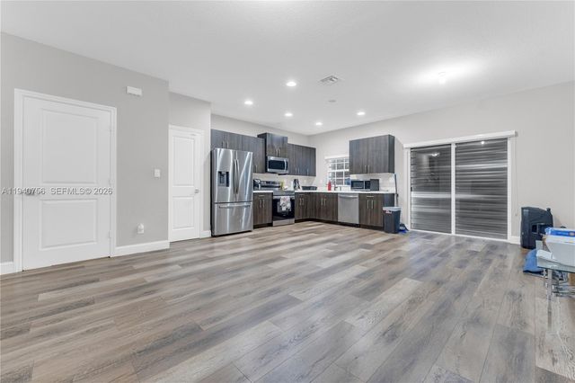 4040 NW 11th St, Lauderhill, FL 33313