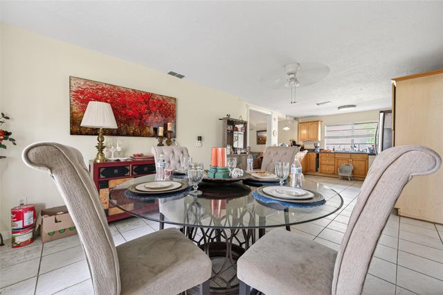 614 Pine Circle, Seabrook, TX 77586