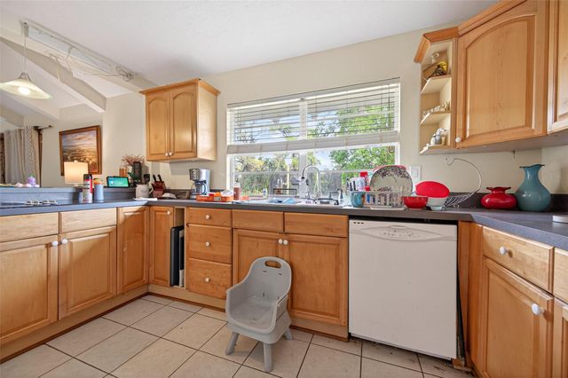 614 Pine Circle, Seabrook, TX 77586