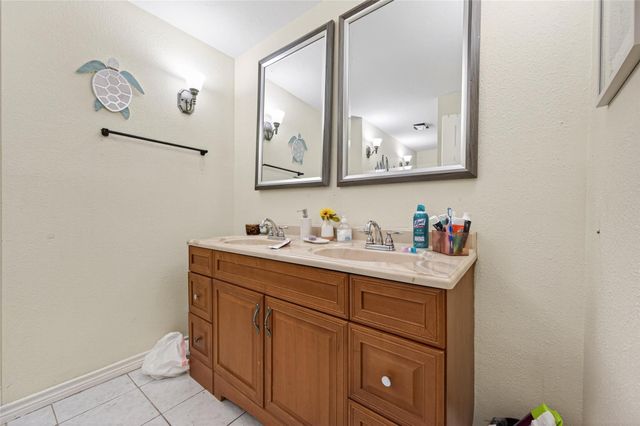 614 Pine Circle, Seabrook, TX 77586