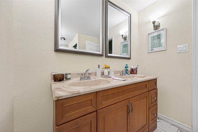 614 Pine Circle, Seabrook, TX 77586