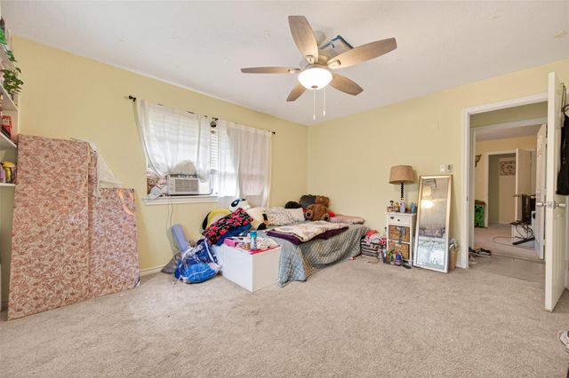 614 Pine Circle, Seabrook, TX 77586