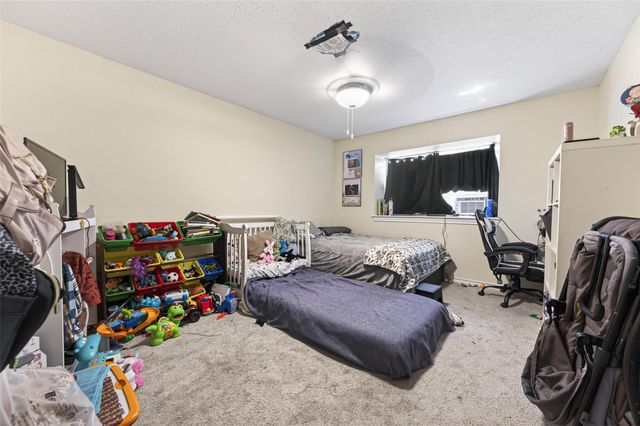 614 Pine Circle, Seabrook, TX 77586