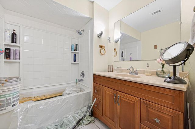 614 Pine Circle, Seabrook, TX 77586