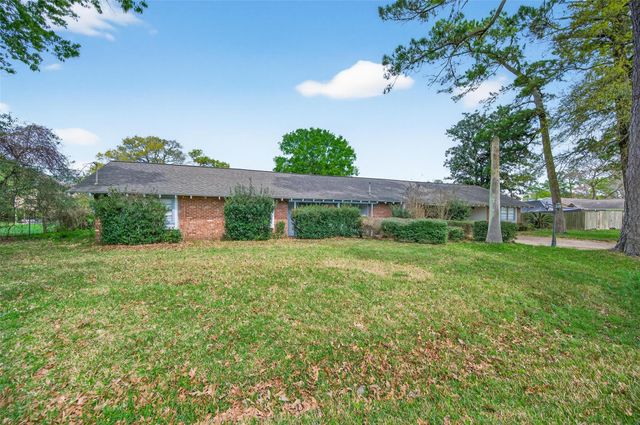 614 Pine Circle, Seabrook, TX 77586