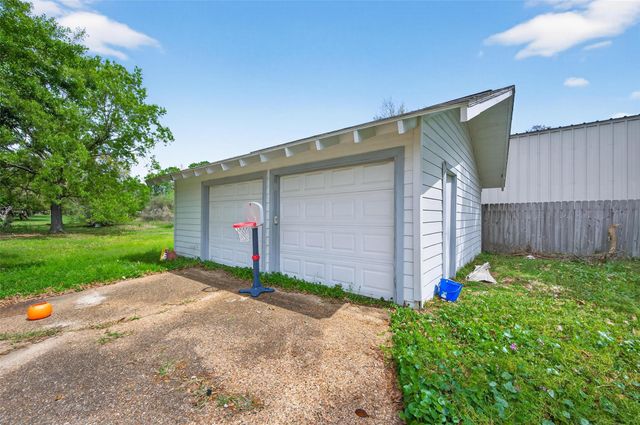 614 Pine Circle, Seabrook, TX 77586