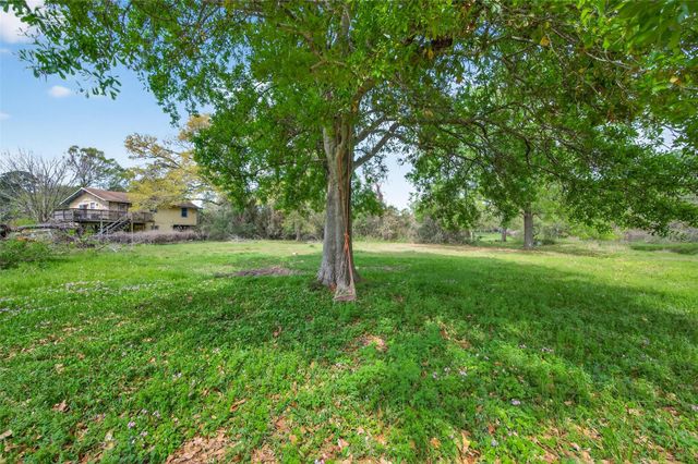 614 Pine Circle, Seabrook, TX 77586
