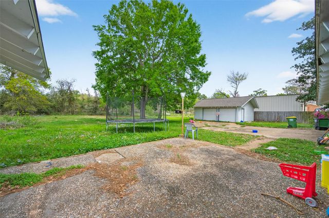 614 Pine Circle, Seabrook, TX 77586