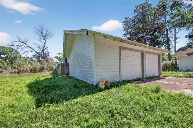 614 Pine Circle, Seabrook, TX 77586