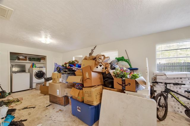 614 Pine Circle, Seabrook, TX 77586