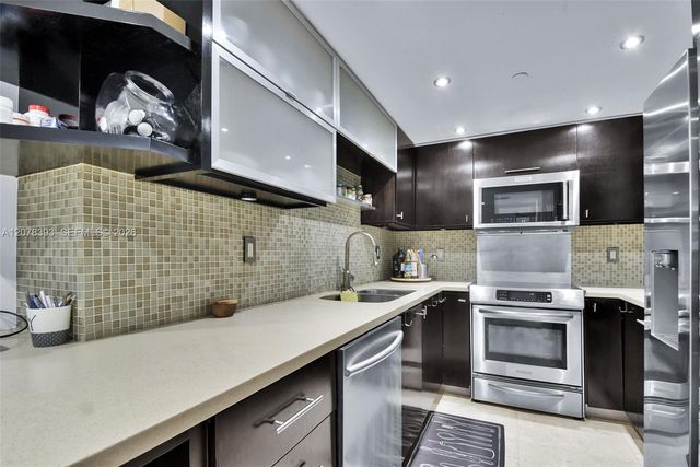 2401 Collins Avenue 1711, Miami Beach, FL 33140