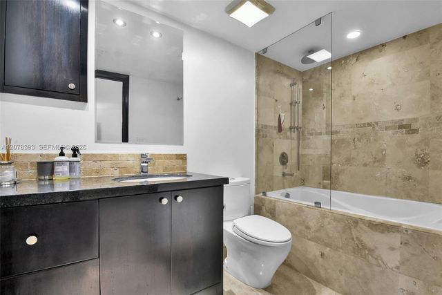 2401 Collins Avenue 1711, Miami Beach, FL 33140