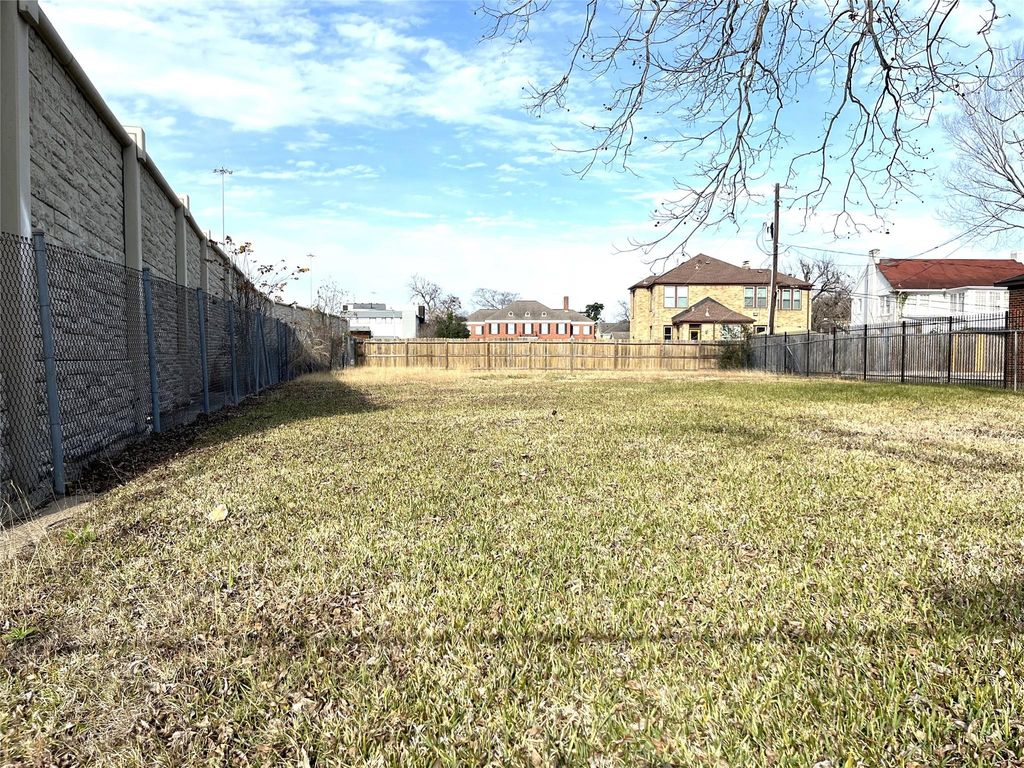 2209 Wichita Street, Houston, TX 77004