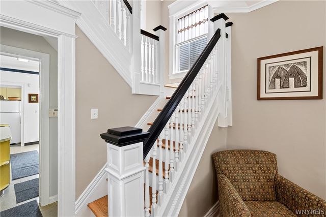61 West Oakwood Place, Buffalo, NY 14214