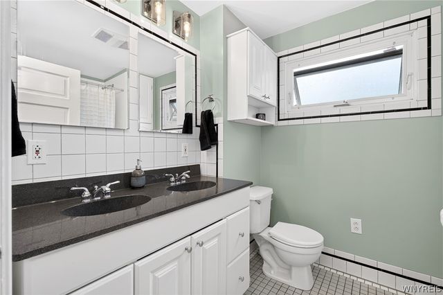 61 West Oakwood Place, Buffalo, NY 14214