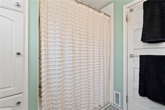 61 West Oakwood Place, Buffalo, NY 14214