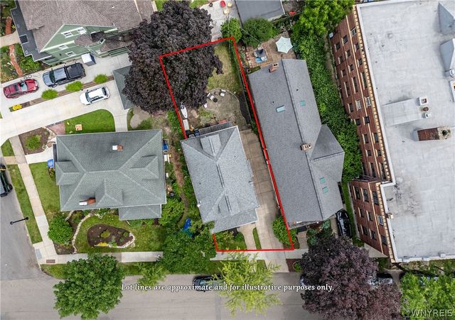 61 West Oakwood Place, Buffalo, NY 14214