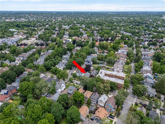 61 West Oakwood Place, Buffalo, NY 14214