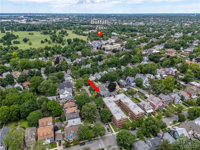 61 West Oakwood Place, Buffalo, NY 14214