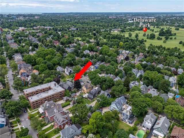 61 West Oakwood Place, Buffalo, NY 14214