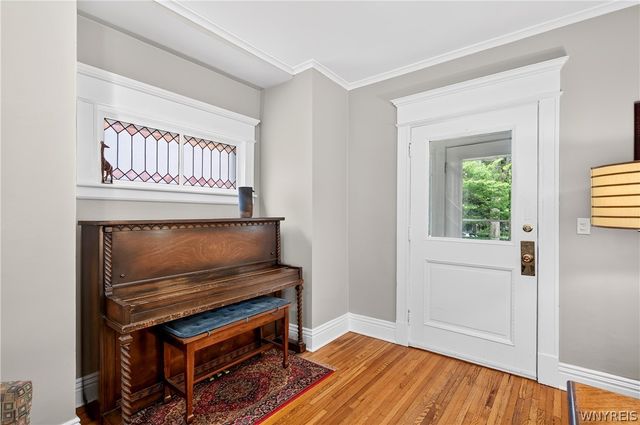 61 West Oakwood Place, Buffalo, NY 14214