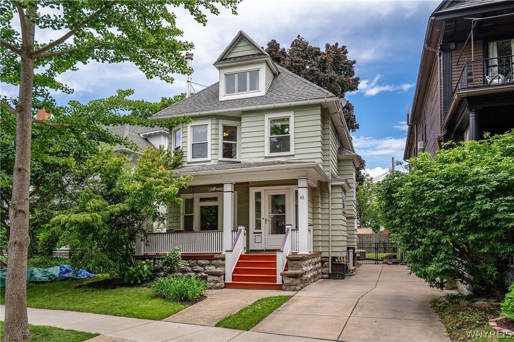 61 West Oakwood Place, Buffalo, NY 14214