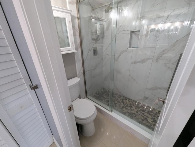 1045 Lake Shore Drive 202, Lake Park, FL 33403
