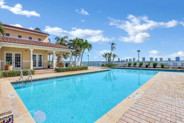 1045 Lake Shore Drive 202, Lake Park, FL 33403