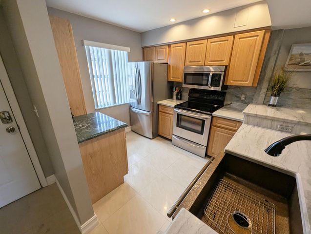 1045 Lake Shore Drive 202, Lake Park, FL 33403