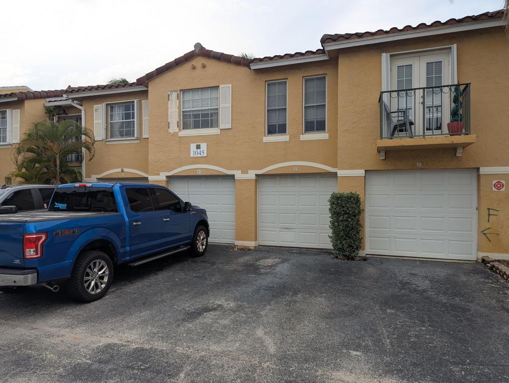 1045 Lake Shore Drive 202, Lake Park, FL 33403