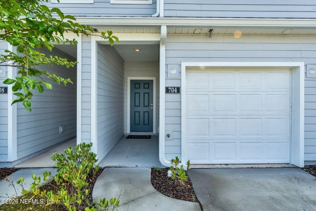 704 HOLLY LAKES Drive, Orange Park, FL 32073