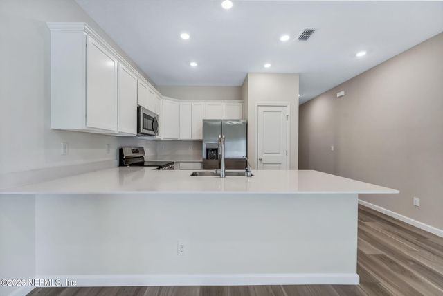 704 HOLLY LAKES Drive, Orange Park, FL 32073