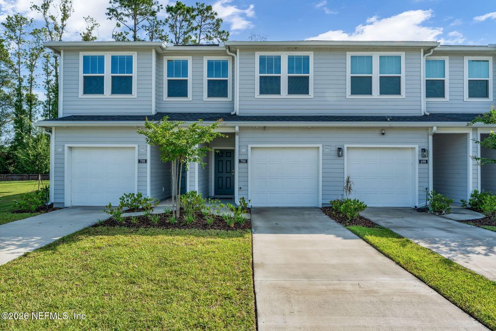 704 HOLLY LAKES Drive, Orange Park, FL 32073