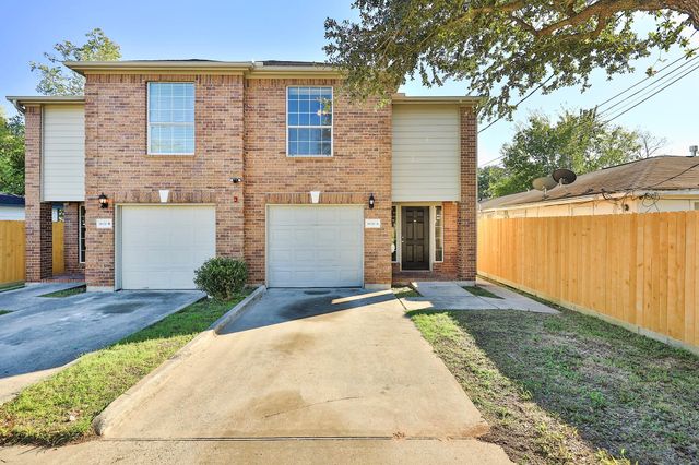 4624 Larkspur Street B, Houston, TX 77051