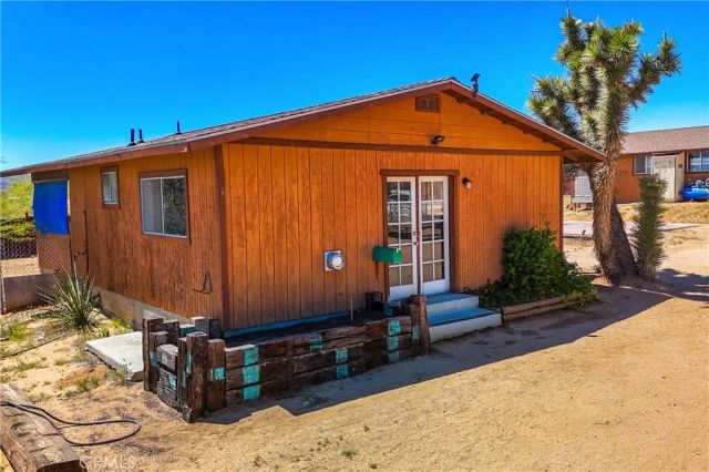 1010 Wamego, Yucca Valley, CA 92284