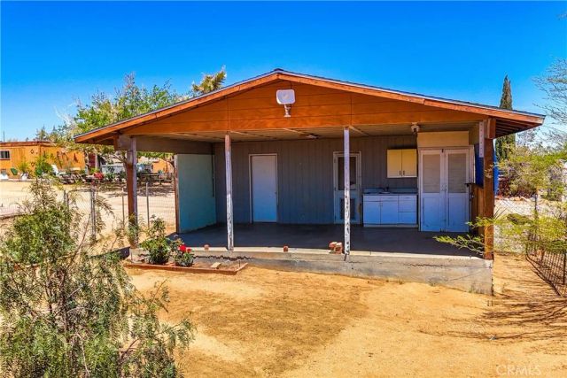 1010 Wamego, Yucca Valley, CA 92284